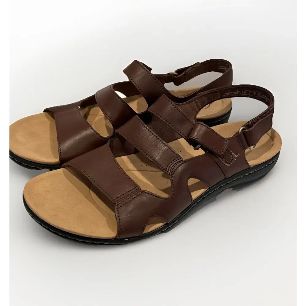 Clarks Women's Laurieann Style Flat Sandal- 9 brown -worn once
